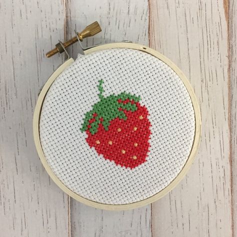 Sewing Hobbies, Strawberry Cross Stitch, Counted Cross Stitch Patterns Free, Cross Stitch Fruit, Cross Stitch Beginner, Easy Cross Stitch Patterns, Small Cross Stitch, Cross Stitch Supplies, Cross Stitch Patterns Flowers