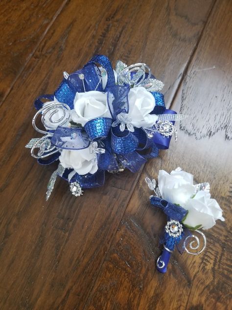 Blue And Silver Prom, Boutonnière Ideas, Wedding Shower Centerpieces, Diy Wrist Corsage, Boutonniere Ideas, Corsage Ideas, Prom Tux, Prom Corsages, Prom Corsage And Boutonniere