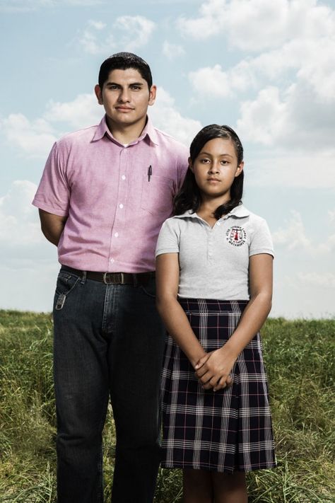 Elementary school teacher Sergio Juárez Correa, 31, upended his teaching methods, revealing extraordinary abilities in his 12-year-old student Paloma Noyola Bueno. Teaching Techniques, Life Learning, Free Thinker, Mexican Girl, Elementary School Teacher, New Inventions, Unschooling, Teaching Methods, Smart Kids