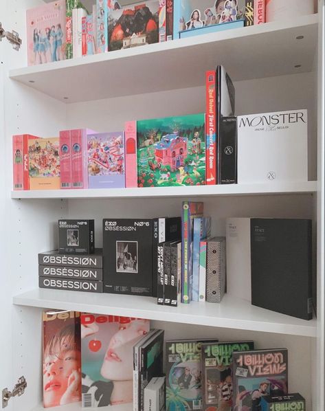 Red Velvet Collection Shelf, Red Velvet Room Decor Kpop, Merch Organization, Kpop Album Collection, Fandom Decor, Kpop Albums Shelf, Kpop Shelf, Velvet Room, Kpop Room