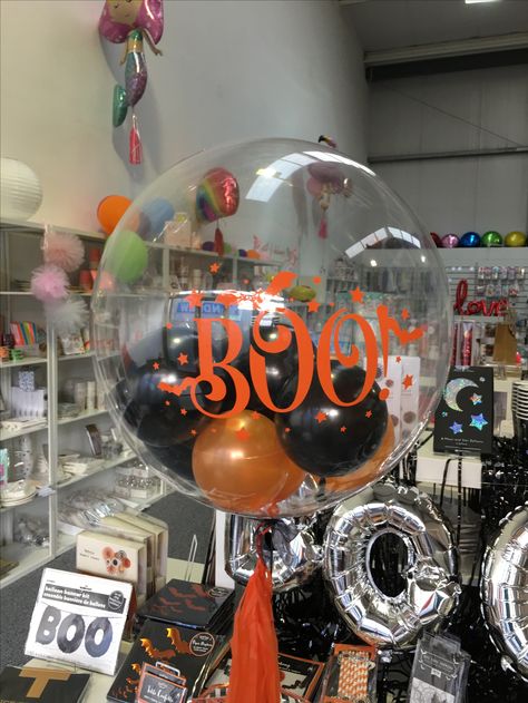 Halloween Bubble Balloons, Diy Balloon, Balloon Arrangements, Bubble Balloons, Halloween 2023, Balloon Diy, Halloween Deco, Diy Party Decorations, Balloon Garland