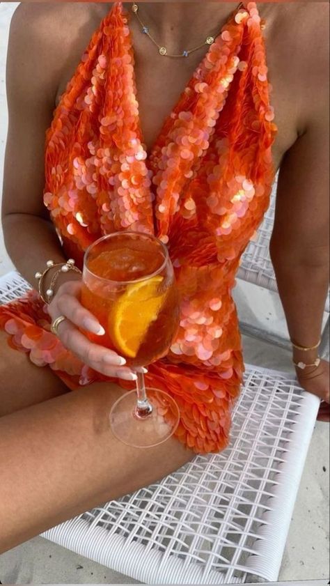 orange u glad Night Out Outfit Birthday, Birthday Sweet 16 Outfits, Night Out 2024 Outfit, Ibiza Outfits Aesthetic, Summer Soiree Outfit, Birthday Dresses Aesthetic, Orange Outfit Summer, Ibiza Outfits Night Party, Vacation Night Outfits