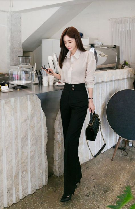 Korean Casual Outfits, Woman Suit Fashion, Casual Day Outfits, Korean Fashion Dress, Classy Work Outfits, Stylish Work Outfits, Stylish Dresses For Girls, Fashion Attire, Work Outfits Women