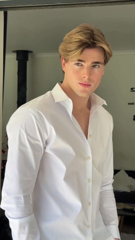 Old Money Boys Hair, Mens Hair Blonde, Classic Haircut Men Classy, Devon Broughton, Cute Blonde Guy, Handsome Blonde Men, Handsome White Men, Old Money Hairstyles Men, Old Money Haircut