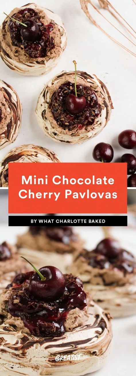 7 Pavlova Recipes That Are Easy to Make Meringue Cups, Mini Pavlova Recipe, Cherry Pavlova, Easy Pavlova, Pavlova Recipes, Mini Pavlovas, Chocolate Pavlova, Pavlova Dessert, Sprinkle Ideas