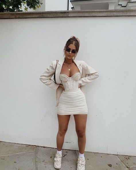 Anetta Beri, Baddies Outfits, Tumblr Pictures, Highlights Story, Pretty Homecoming Dresses, Outfit Verano, Grey Aesthetic, Fiesta Outfit, Event Outfit