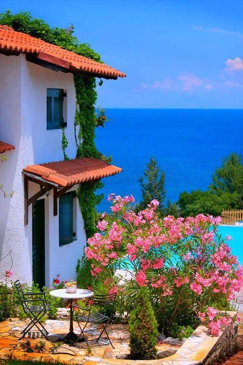 Villa Holiday, Paxos Greece, Frases Gym, Paxos Island, Greek Holiday, Greek Villa, Face Wallpaper, Greek Villas, Cupcakes Cake