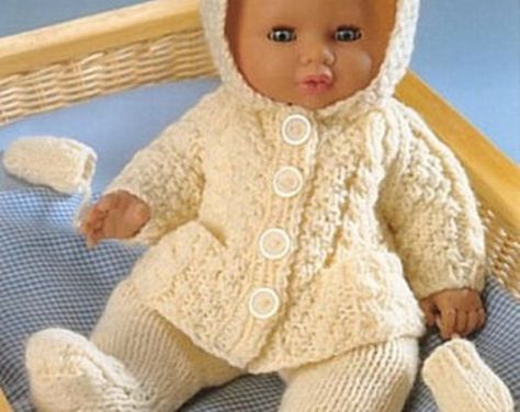 Baby Doll Clothes Patterns, Baby Reborn, Knitting Dolls Clothes, Baby Doll Pattern, Pull Crochet, Knitting Paterns, Vintage Pop, Baby Jacke, Premature Baby