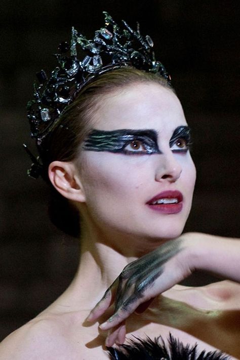 Black Swan Film, Black Swan Makeup, Swan Makeup, Black Swan Movie, Black Swan Costume, The Black Swan, Movie Makeup, Swan Queen, 사진 촬영 포즈