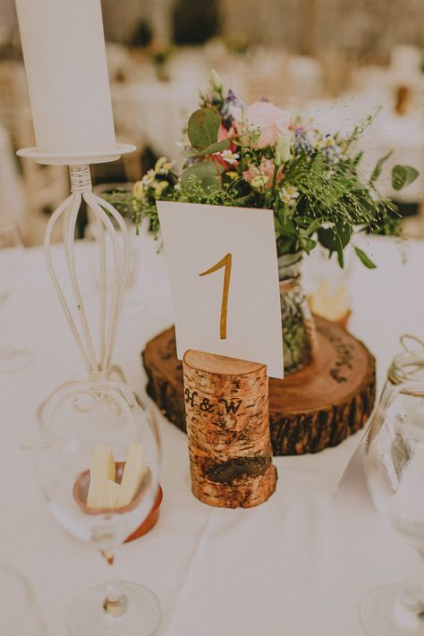 Tree Trunk Wedding Decor, Rustic Woodland Wedding Decor, Sims Wedding, Table Number Ideas, Buffet Style Dinner, Woodland Wedding Decorations, Wedding Tree Decorations, Table Planner, Rusting Wedding