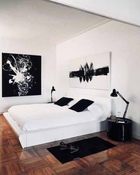 TAKE2T00 Black White Bedrooms, Minimalist Dekor, White Bedroom Design, Minimalist Bedroom Decor, Masculine Bedroom, Interior Design Minimalist, White Bedroom Decor, Minimalist Bedroom Design, White Bed