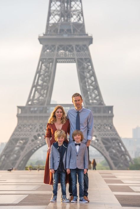 Eiffel Tower Family Photoshoot, Photoshoot With Twins, Paris Family Trip, Family In Paris, Photoshoot In Paris, Paris Photoshoot, Europe 2023, Paris Couple, Paris Family