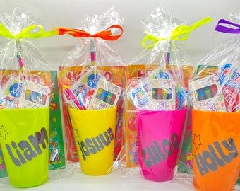 Sweet Cups Party Bags, Pool Party Gift Bags For Kids, Unique Kids Party Favors, Party Bag Ideas For Kids, Party Bag Alternative, Kids Goodie Bags, Unique Birthday Party Ideas, Planet Birthday, Birthday Treat Bags