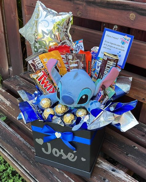 Detalles que te alegran el día! Regalos de amor 🥰 aquí te ayudamos a sorprender a los que amas! 💙💙💙 #miamigifts #miamicelebrations #surprises #stich #stichgifts #giftsmiami #hialeah #palmettobay #pinecrestfl #westkendall #miami Balloon Surprise, Secret Sister, Secret Sisters, Surprise Box Gift, Stitch Gift, Girly Gifts, Party Details, Surprise Party, Surprise Gifts