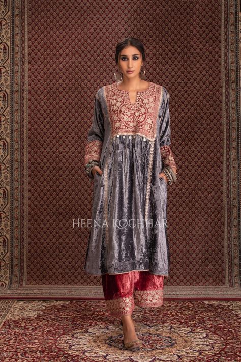 Velvet Indian Outfits, Heena Kochhar Suits, Heena Kochar, Velvet Suits Women Indian, Valvet Suits, Heena Kochhar, Velvet Suit Design, Velvet Kurta, Phulkari Embroidery