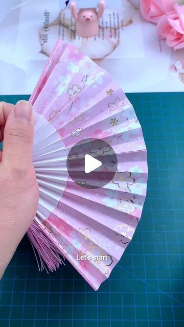 How To Make A Fan, Paper Fan Craft, Paper Fans Diy, Diy Paper Fan, Hand Fans Diy, Handmade Fan, Paper Hand Fans, Paper Fan, Personal Fan