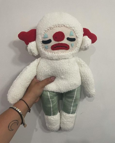 Clown Stuffed Animal Pattern, Crochet Art The Clown, Cute Clown Plush, Cute Clown Figures, Clown Stuffed Toy, Diy Plush Dolls, Colorful Keychain, Cute Clown, Cute Sewing Projects