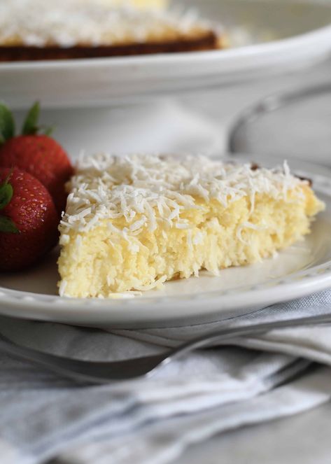 Cooking with Manuela: Easy-to-Make Italian Coconut-Ricotta Cake Quick Italian Recipes, Glutenfri Baking, Italian Almond Cookies, Hungry Happens, Ricotta Cake, Lemon Ricotta, Gluten Free Cake, Cream Cheese Recipes, Almond Cookies