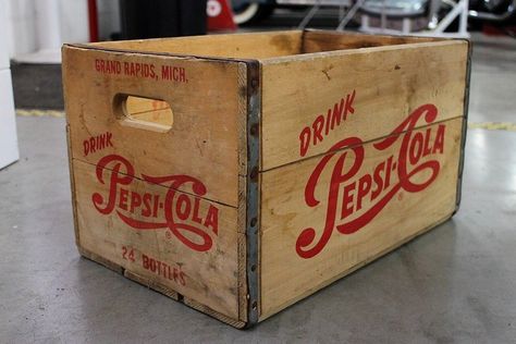 Pepsi Crate Ideas, Pepsi Vintage, Old Wooden Crates, Pepsi Logo, Crate Ideas, Pepsi Cola, Sign Ideas, Wood Crates, Wooden Crates