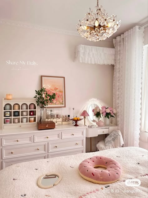 Romantic Room Color Scheme, Neutral Pink Room Aesthetic, Soft Girly Room Aesthetic, Cozy Girly Bedroom Aesthetic, Pink And Cream Bedroom Aesthetic, Simple Feminine Bedroom, Pink Academia Room, Modern Coquette Room, Coquette Dresser Decor