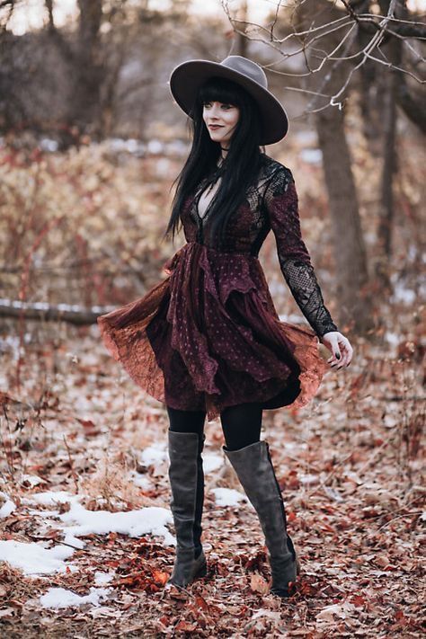 Witch Aesthetic Outfit, Modern Witch Fashion, Witchy Outfits, Hipster Grunge, Winter Fashion Boots, Witch Fashion, Witchy Fashion, Modern Witch