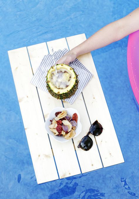 DIY Floating Pool Tray Floating Pool Tray, Pool Tray, Furniture Remake, Piscina Diy, Poolside Snacks, Summertime Vibes, Floating Table, Summer Diy Projects, Weekend Crafts