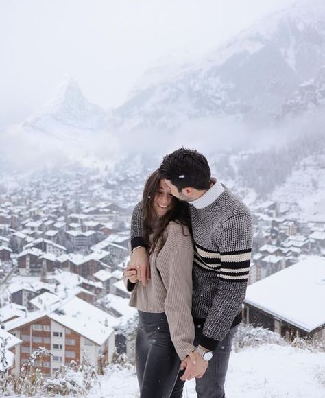 Europajaro I Travel Couple on Instagram: "Long time no photo, so here’s our favourite from Zermatt🫶🏻❄️ Also this is the most famous lookout point in town, just follow the path and stairs to find it over the village: 📍Zermatt Matterhorn Viewpoint Which part of Switzerland should we discover next?😍 . #europajaro #zermatt #switzerlandwonderland #matterhorn #travelcouple #utazomajom #utazobazis #mutiholvagy #mutimerrejarsz" Switzerland Poses Photo Ideas, Zurich Photo Ideas, Switzerland Poses, Zermatt Switzerland Winter, Zermatt Matterhorn, Travel Poses, Travel Pose, Zermatt Switzerland, Couple Travel