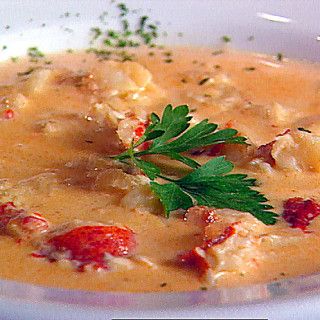 Lobster, Potato and Leek Chowder Lobster Stew, Lobster Bisque Recipe, Fresh Lobster, Bisque Recipe, How To Cook Lobster, Lobster Bisque, Lobster Recipes, Seafood Soup, Maine Lobster