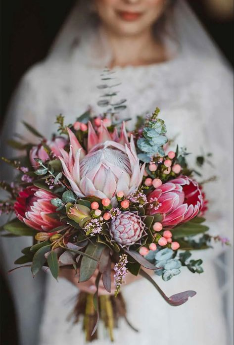 Protea Wedding, Slow Flower, Olive Green Weddings, Protea Bouquet, Sustainable Flowers, Australian Wildflowers, Joshua Tree Wedding, Rustic Style Wedding, Protea Flower