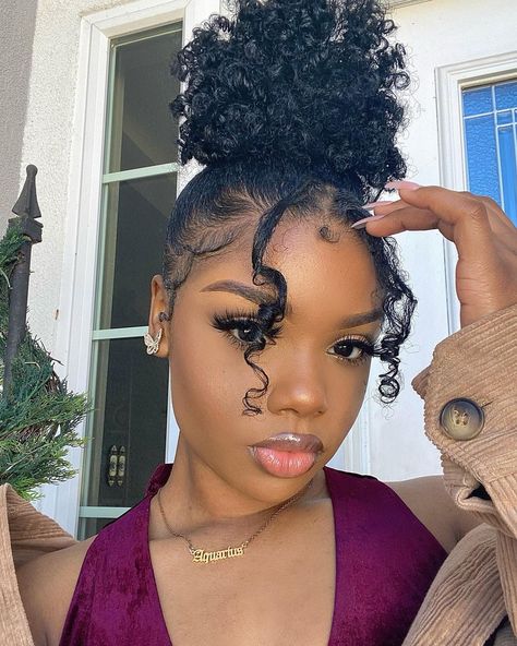 BRITTANY SHANICE’ 🦋 on Instagram: “It ain’t easy to leave me, believe me.. • • • • • #naturalhaircommunity #naturalhairstyles #naturallycurly #naturallyshesdope…” Big Hair Bands, Black Barbies, Natural Hair Community, Hairdos For Curly Hair, Natural Hair Styles Easy, Hair Crush, Believe Me, Baddie Hairstyles, Barrette Clip