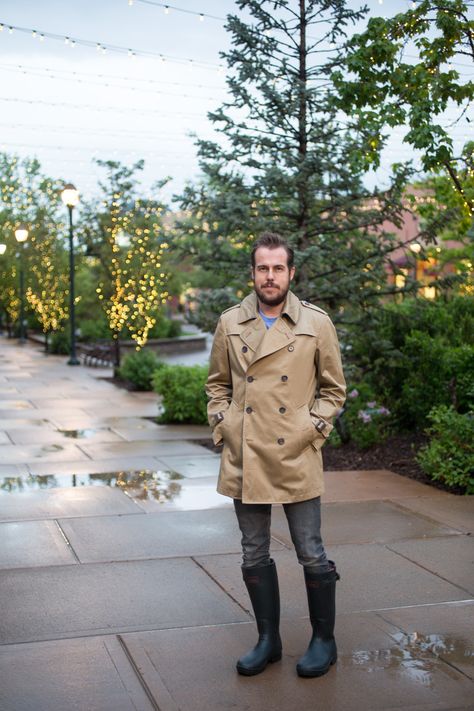 Rainy Day Brunch Outfit, Brunch Outfit Men, Day Brunch Outfit, Prada Monolith, Rain Boot Outfit, Rain Fashion, Barbour Style, Womens Rubber Boots, Rain Coats