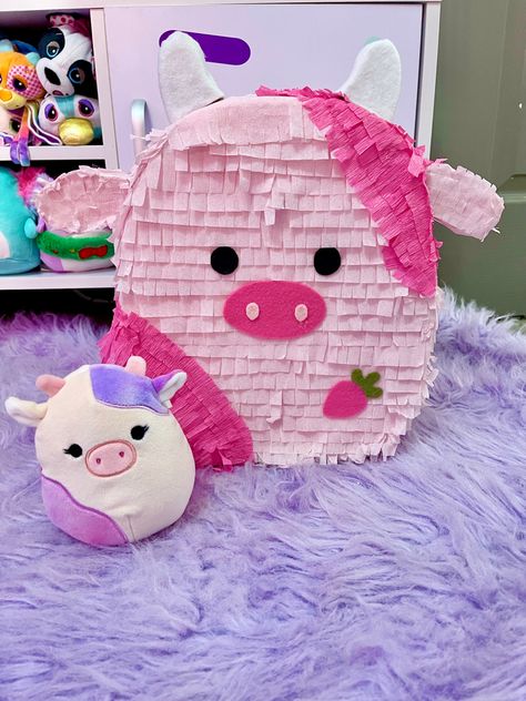 Squishmellow Pinata, Squismallows Party Ideas, Squishmallows Piñata, Diy Squishmallow Party Decorations, Squishmallow Pinata, Squish Mellow Birthday, Squishmellow Birthday Ideas, Squishmallows Birthday Party, Squishmallows Party