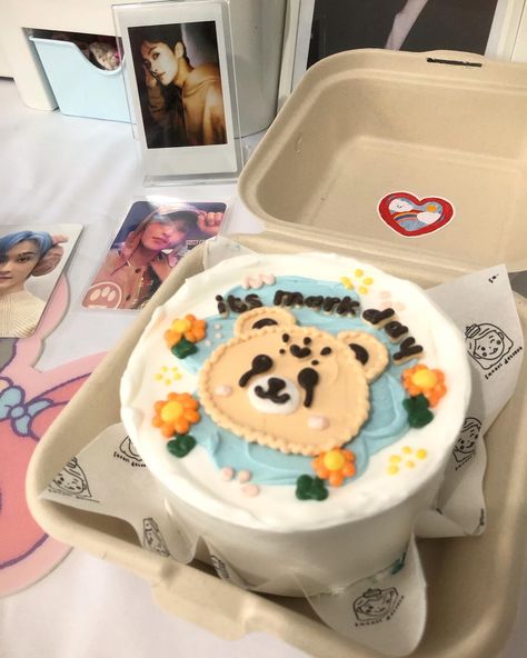 Mark Lee Birthday Cake, Mark Birthday, Custom Birthday Cakes, Bento Cake, Birthday Idea, Pretty Birthday Cakes, Cake Designs Birthday, Mark Lee, Birthday Cakes