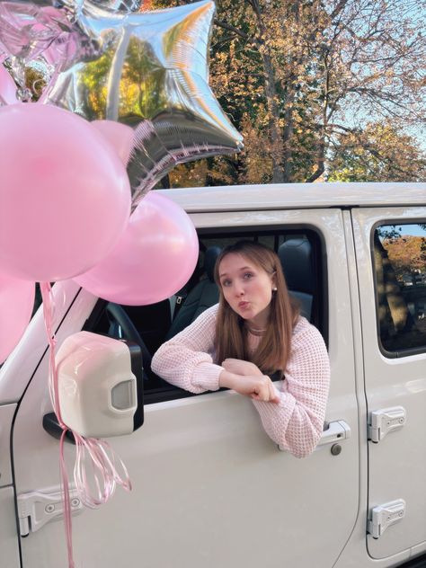 car sweet 16 sixteen birthday jeep driver 16th Birthday Photoshoot, Sweet 16 Photoshoot, Sweet 16 Pictures, Birthday Photo Shoot Ideas, 16th Birthday Ideas, Sweet 16 Photos, Sixteenth Birthday, Birthday Photo Shoot, Birthday Photo