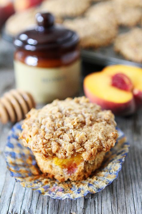 Honey Peach Muffins with Oat Streusel Topping Recipe Peach Muffin, Oat Streusel Topping, Peach Muffin Recipes, Streusel Topping Recipe, A Million Little Things, Peach Muffins, Peach Recipe, Strip Steak, Streusel Topping