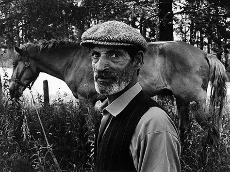 A Romani man, Nurmes, 1969. Photo: Mikko Savolainen Best Portraits, Black Horse, Horse Life, Black And White Pictures, Black And White Photographs, Book Of Life, Finland, Street Photography