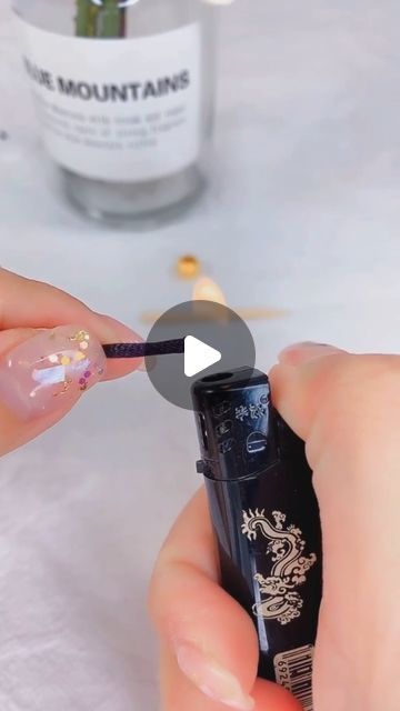 Artists Universum 🖌️ on Instagram: "This artist creates quick and engaging tutorial videos that teach viewers how to craft beautiful DIY bracelets. Her easy-to-follow instructions make it accessible for people of all skill levels to create stylish, handmade accessories.

Artist: 206676585 / 老万宝品牌优选 on Douyin

#art #diy #bracelet" Jewelry Hacks, Knitting Help, Kid Friendly Crafts, Key Jewelry, How To Craft, Jewelry Knots, Bead Loom Bracelets, Diy Wire Jewelry, Crafts Beautiful