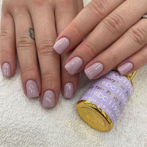 Neutral Fall Nails Dnd, Dnd Nail Colors Gel Polish Winter, Winter Nails Dnd Gel, Dnd Gel Polish Colors Spring 2024, Dnd Gel Polish Colors Fall 2023, Dnd Fall Nail Colors 2023, Dnd Nail Colors Gel Polish, Dnd Nail Colors, Dnd Gel Polish Colors