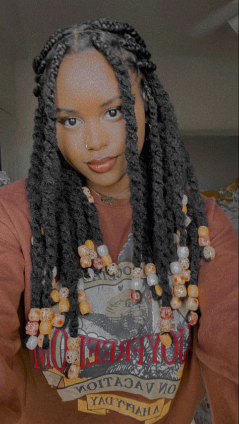 Marley Twist Hairstyles With Beads, Protective Styles With Marley Hair, Jumbo Marley Twists Short, Marley Box Braids, Box Braids With Marley Hair, Marley Twists Jumbo, Jumbo Bubble Braids, Marley Twist Hairstyles Over Locs, White And Brown Braids