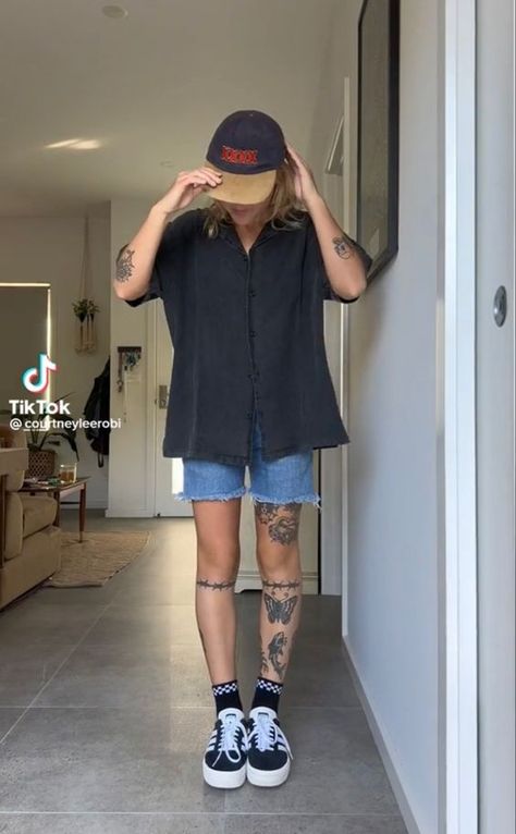 Masc Summer Outfits, Style Androgyne, Traditional Tattoo Designs, Lesbian Outfits, Versatile Clothing, Summer Outfits 2024, Queer Fashion, Tomboy Style Outfits, American Traditional Tattoo