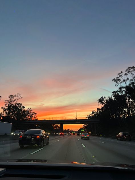 Sunset, sun, cloud, sky, ombre, cloudy, vibe, aesthetic, window, view, car, driving, drive, night drive, sunset drive, freeway, road, street, 405, los angeles, southern california, SoCal, nature, cali, softcore 405 Freeway Aesthetic, Freeway Aesthetic Night, Freeway Driving, Freeway Aesthetic, Aesthetic Window View, Aesthetic Window, Driving Aesthetic, Los Angeles Sunset, Sunset Drive