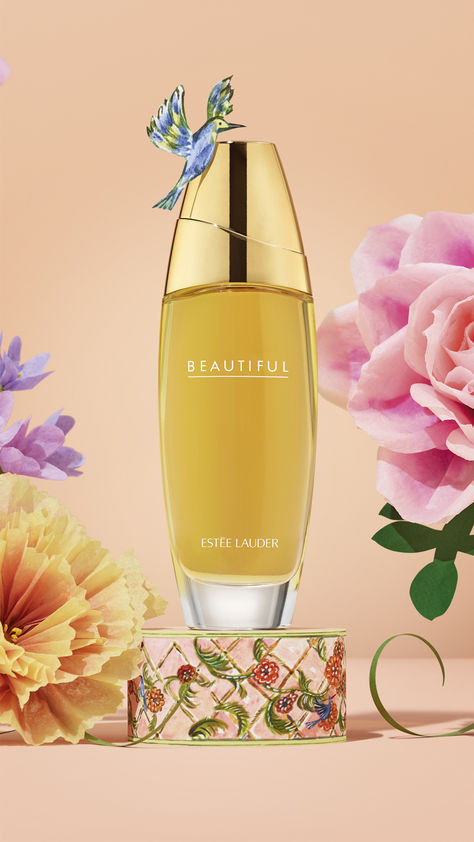 Mother's Day fragrance gifts from Estee Lauder Elizabeth Arden Green Tea Perfume, Tea Perfume, Estee Lauder Beautiful, Flowers Romantic, Rose Lily, Beautiful Perfume, The Perfume, Perfume Fragrance, Perfume Scents