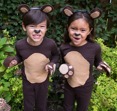 Halloween Costumes for Kids: The Easiest DIY Versions Ever – SheKnows Diy Bear Costume, Diy Monkey Costume, Kids Bear Costume, Animal Costumes Diy, Baby Bear Costume, Animal Costumes For Kids, Easy Diy Kids, Karneval Diy, Perlengkapan Bayi Diy