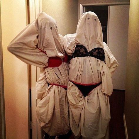 Funny Halloween Costumes For Women, Akatsuki Naruto, Bff Halloween Costumes, Best Friend Halloween Costumes, Halloween Costumes For Women, Couple Costumes, Halloween Costumes Friends, Last Minute Halloween Costumes, Funny Costumes