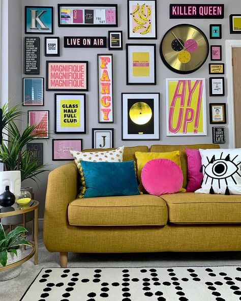 Gallery Wall Inspiration, Gallery Wall Living Room, Colourful Living Room, Living Room Inspo, Inspiration Wall, A Living Room, My New Room, 인테리어 디자인, House Inspiration