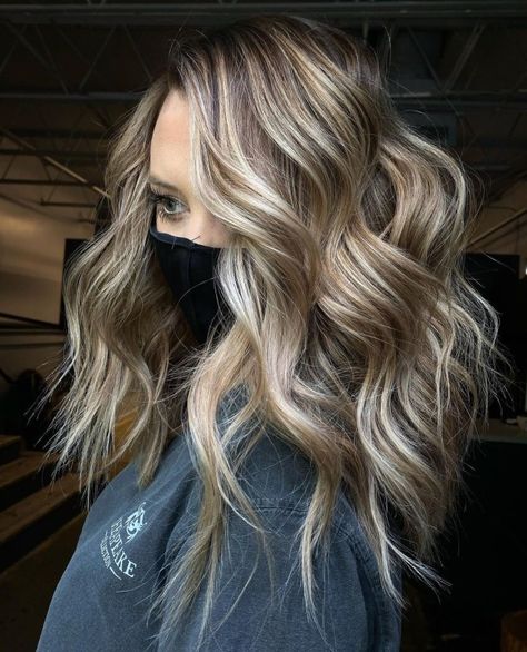 Blonde Highlights for Light Brown Hair Partial Blonde Highlights, Blonde Highlights Ideas, Warm Blonde Highlights, Brunette With Blonde Highlights, Warm Brown Hair, Brown Hair With Blonde, Hair With Blonde Highlights, Highlights Ideas, Brown With Blonde Highlights