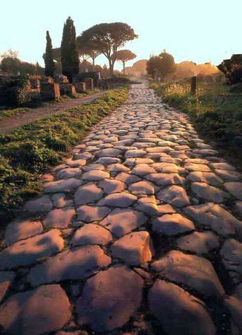 Ancient Rome History, Rome Ancient, Appian Way, Via Appia, Architecture Unique, Roman Roads, Rome Antique, Empire Romain, Roman History