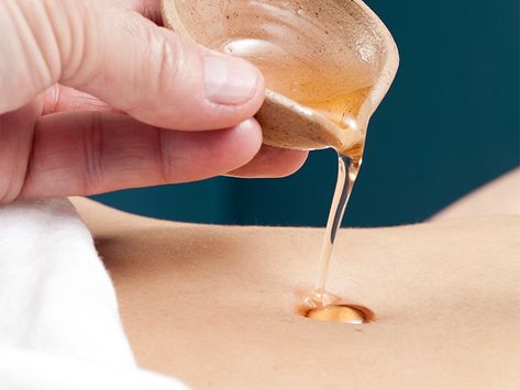 Is there such thing as the Pechoti gland behind your belly button, and is it possible to absorb oil through your belly button? Manipura Chakra, Ginger Essential Oil, Fertility Boost, Ginger Oil, Blemish Remover, Mustard Oil, Pound Of Fat, Neem Oil, Oil Benefits