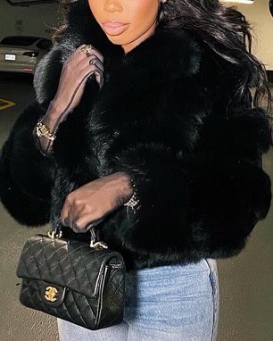 Black Fur Jacket Outfit, Fur Sweater Outfit, Black Fur Coat Outfit, Black Jacket Outfit, Fur Jacket Outfit, Ski Weekend, Black Fur Jacket, Girls Fur Coat, Fur Outfit