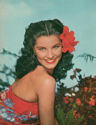 Debra Paget, Tiki Fashion, Hawaii Vintage, Hollywood Vintage, Pin Up Vintage, Glamour Vintage, Vintage Tiki, Woman Movie, Bette Davis